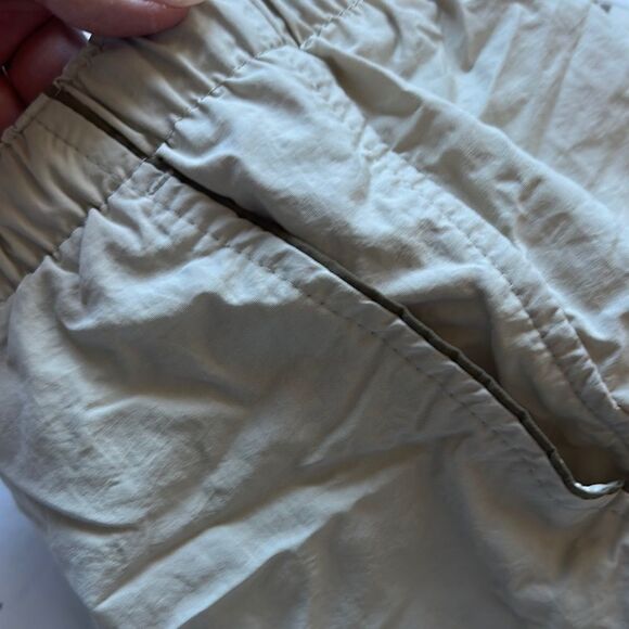 Columbia Tan Swim Trunks with Elastic Waistband and Quick Dry Material - Picture 9 of 9